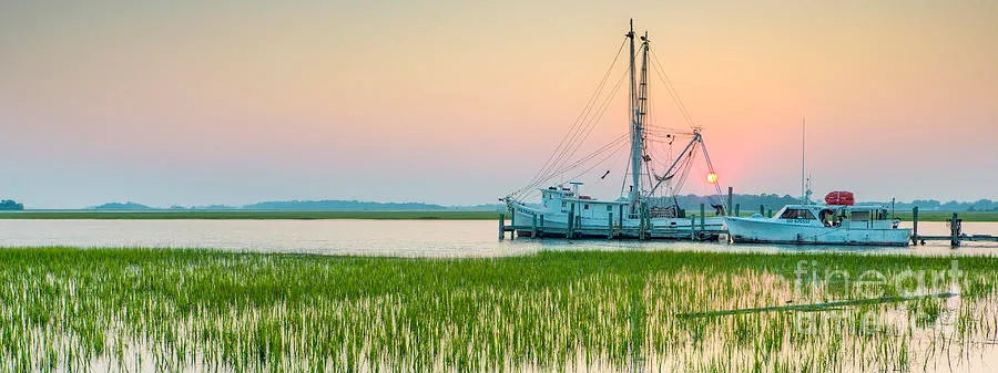 shrimp-boat-sunset-dustin-k-ryan.webp
